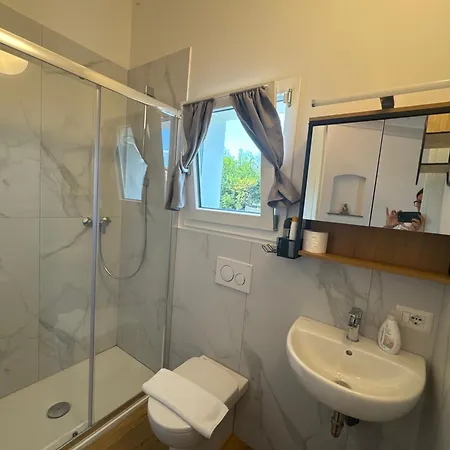 Incantevole Con Piscina Vinci