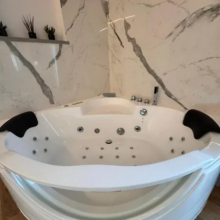 Incantevole Con Piscina * Vinci